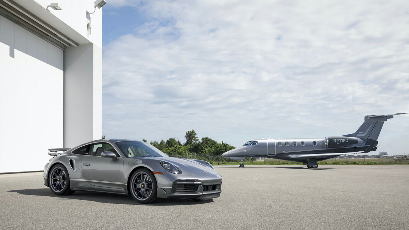 Марка Porsche выпустила специальный 911 Turbo S – его можно купить только в комплекте с самолётом