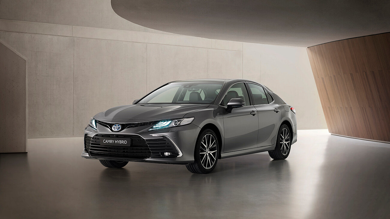 Новый бампер и другой экран: Toyota обновила европейскую Camry