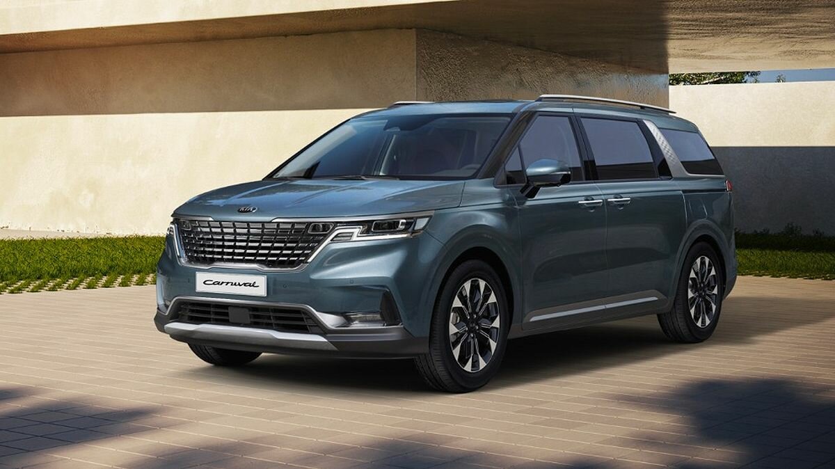 Новый кроссвэн Kia Carnival приедет в Россию с двумя моторами и классическим «автоматом»