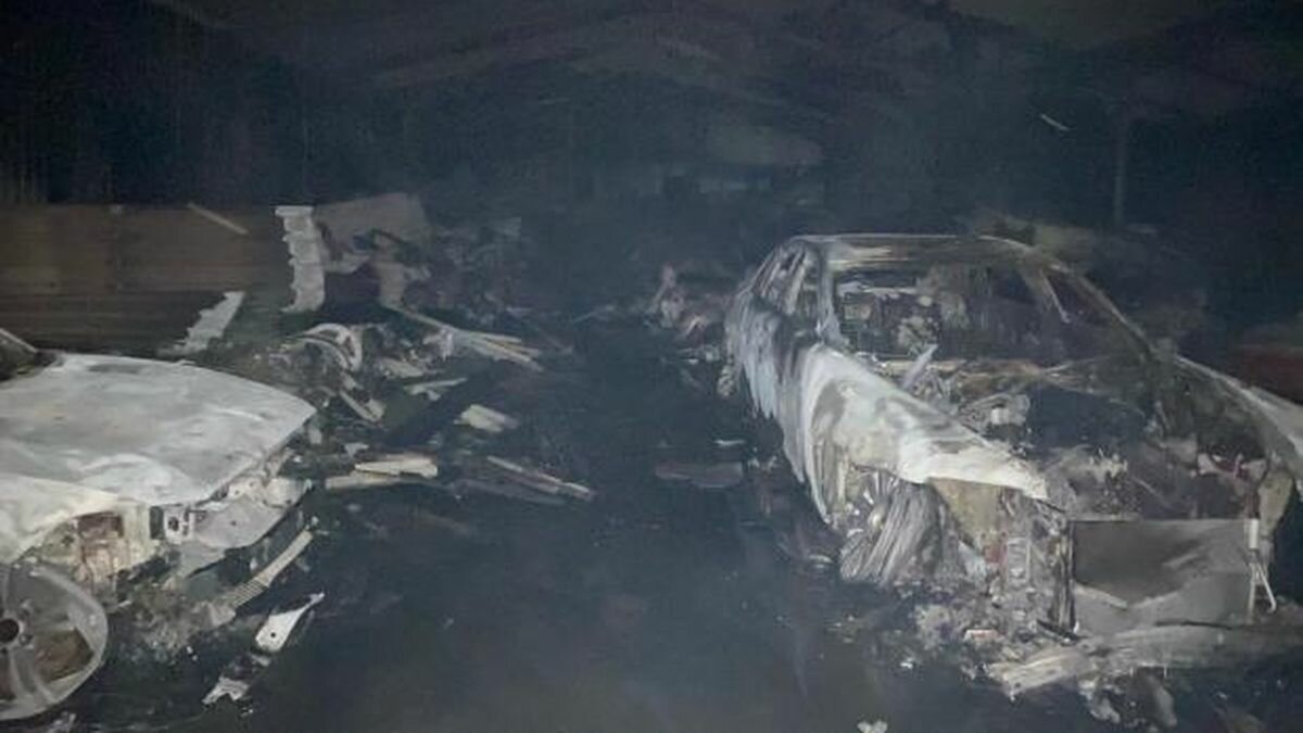 В Англии сгорела коллекция из 70 редких суперкаров. Самый дорогой стоил 4 млн долларов