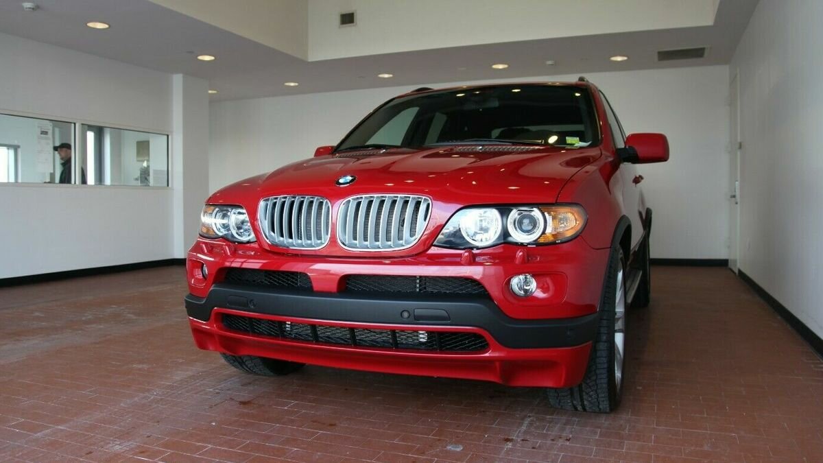 15-летний BMW X5 в состоянии нового продают за 3,7 миллиона рублей