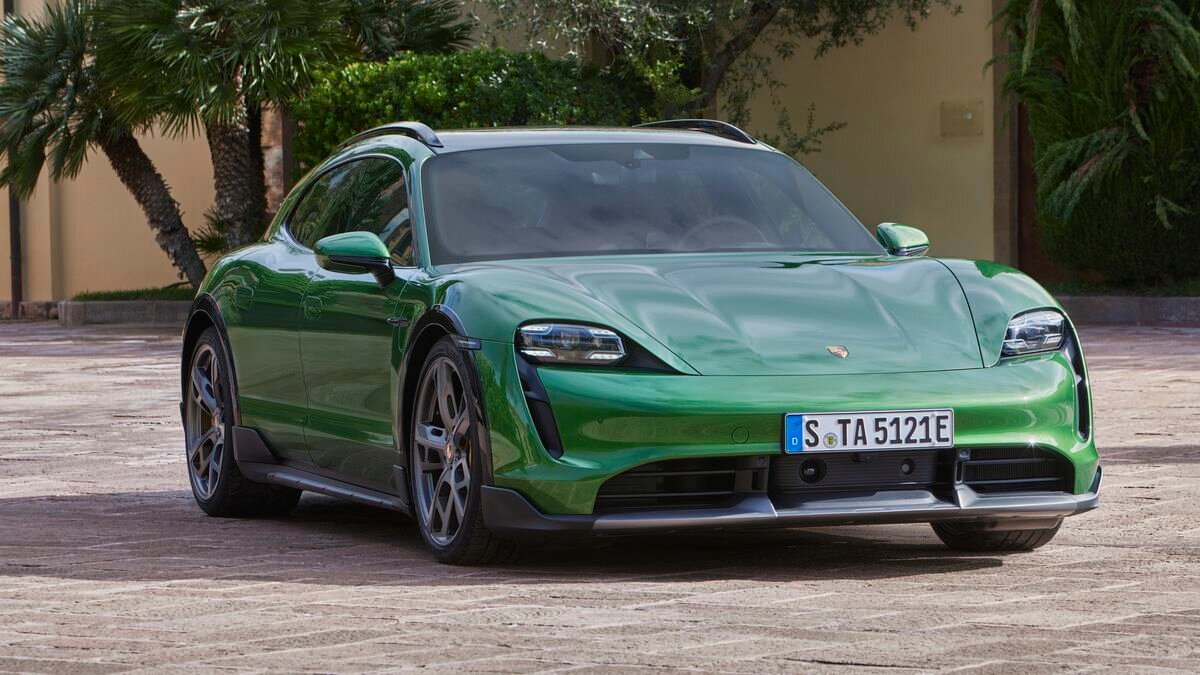 От 7 570 000 рублей: названы российские цены на электрический Porsche Taycan Cross Turismo