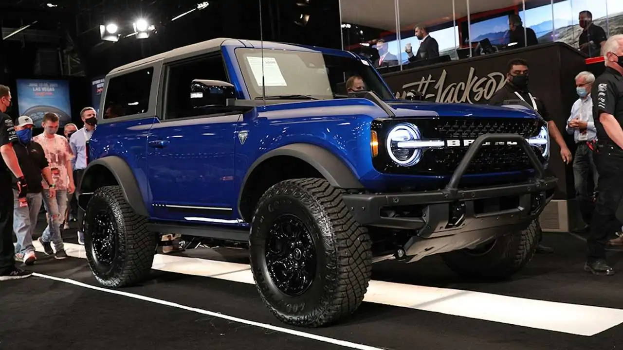 Ford Bronco с VIN-номером 001 продали за 81,5 миллиона рублей