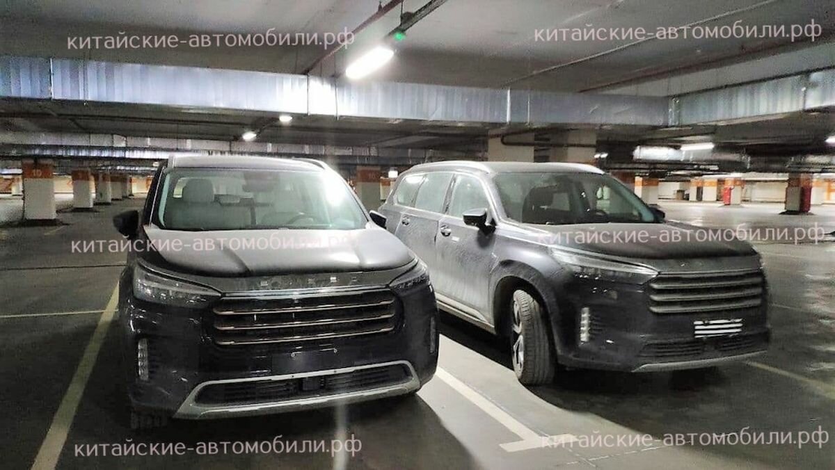 Салон будущего флагмана Chery сфотографировали на московской парковке