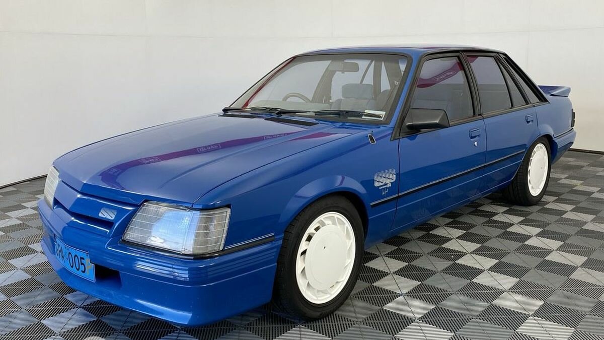 Этот Holden Commodore может стать самым дорогим автомобилем Австралии. Ставка уже превысила $1 миллион