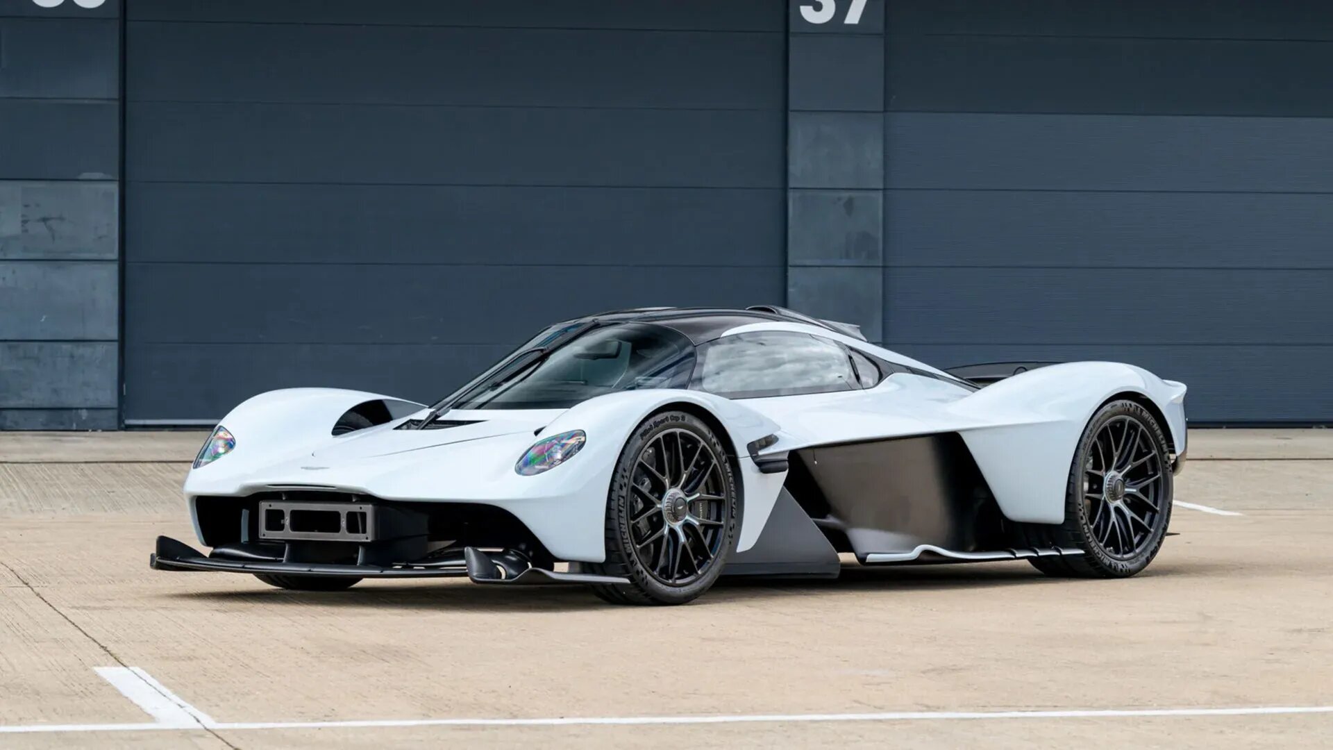 В Бельгии продадут Aston Martin Valkyrie экс-пилота Формулы-1