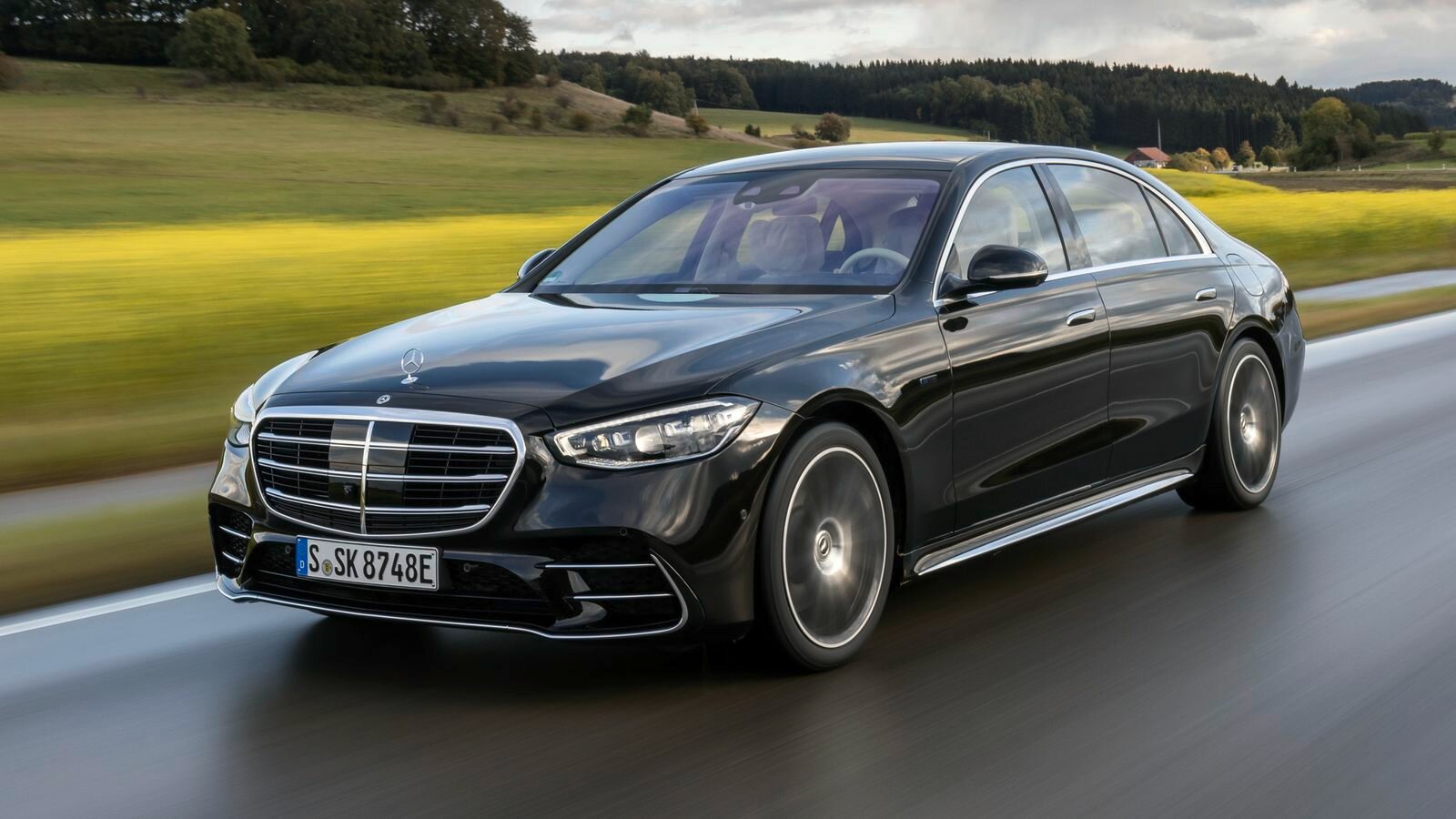 Mercedes-Benz S-класса стал мощным гибридом с расходом 1 литр на 100 километров