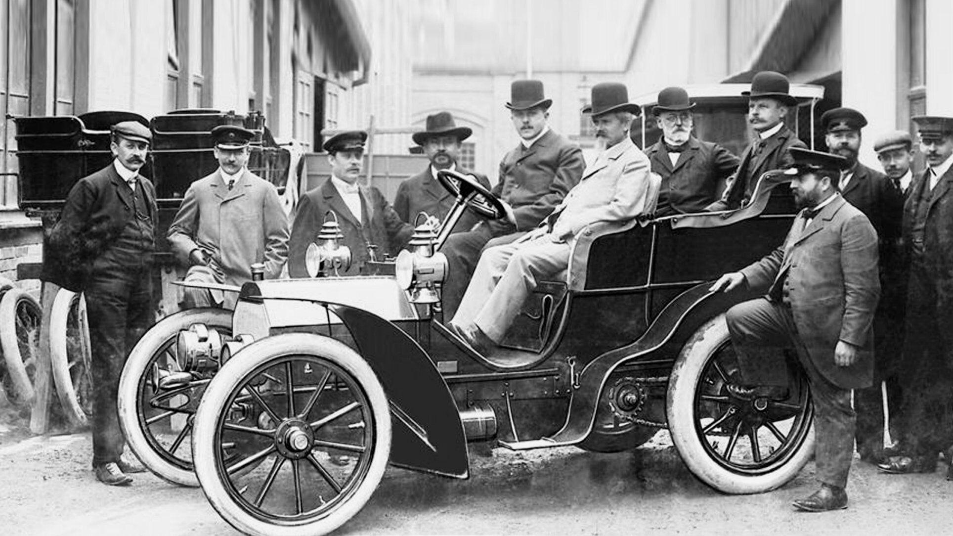 Марке Mercedes — 125 лет: распутываем историю бренда через его многочисленных основателей