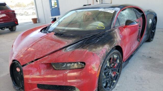 Сгоревший Bugatti Chiron предлагают купить за 25 миллионов рублей