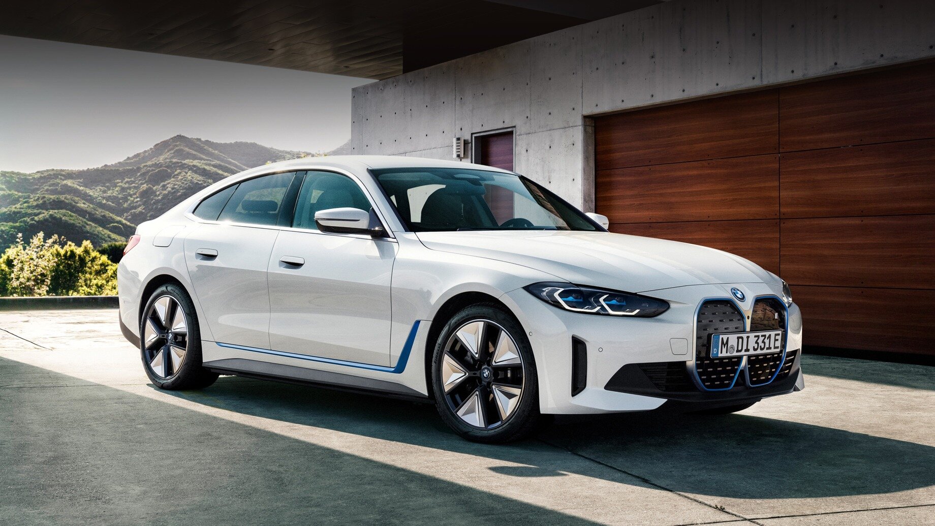 В BMW уверены, что лидерству Tesla среди электрокаров пришёл конец