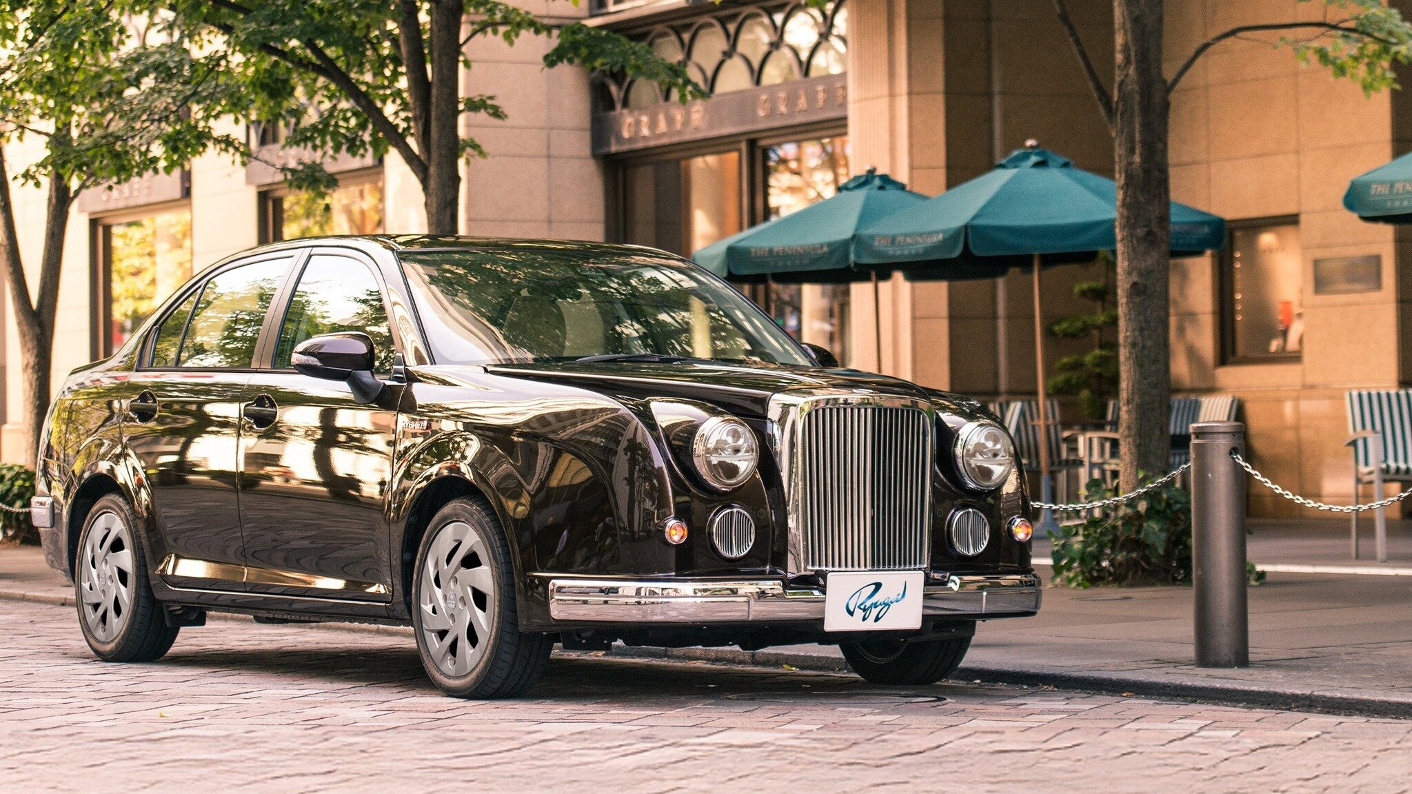 Странную Toyota в ретростиле от Mitsuoka снимут с производства
