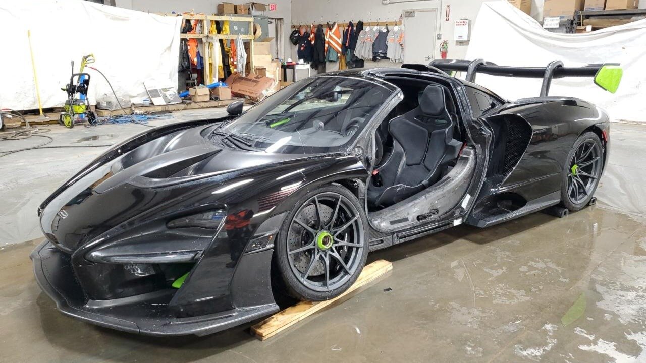 На аукцион битых машин выставили суперкар McLaren Senna