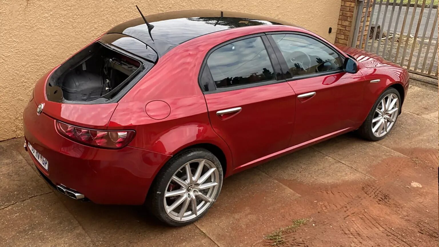 Фанат Alfa Romeo из ЮАР скрестил модели 159 и Brera