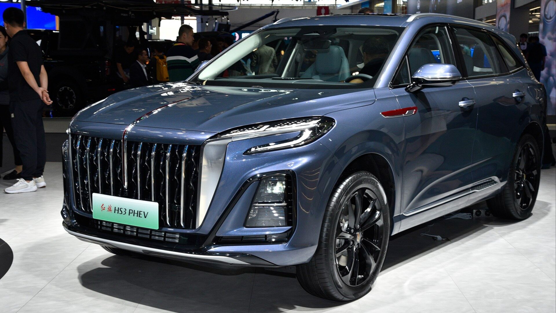 Гибридную версию кроссовера Hongqi HS3 с запасом хода 1100 километров начали продавать в Китае