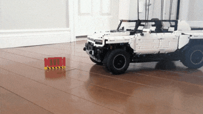 Посмотрите на копию электро-Хаммера из Lego: у неё тоже есть «режим краба»