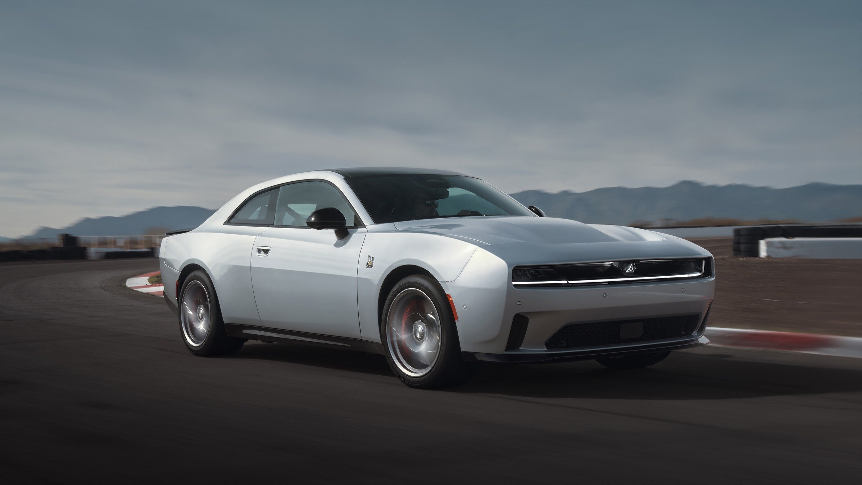 Водителя электрического Dodge Charger оштрафовали в США за слишком громкий выхлоп