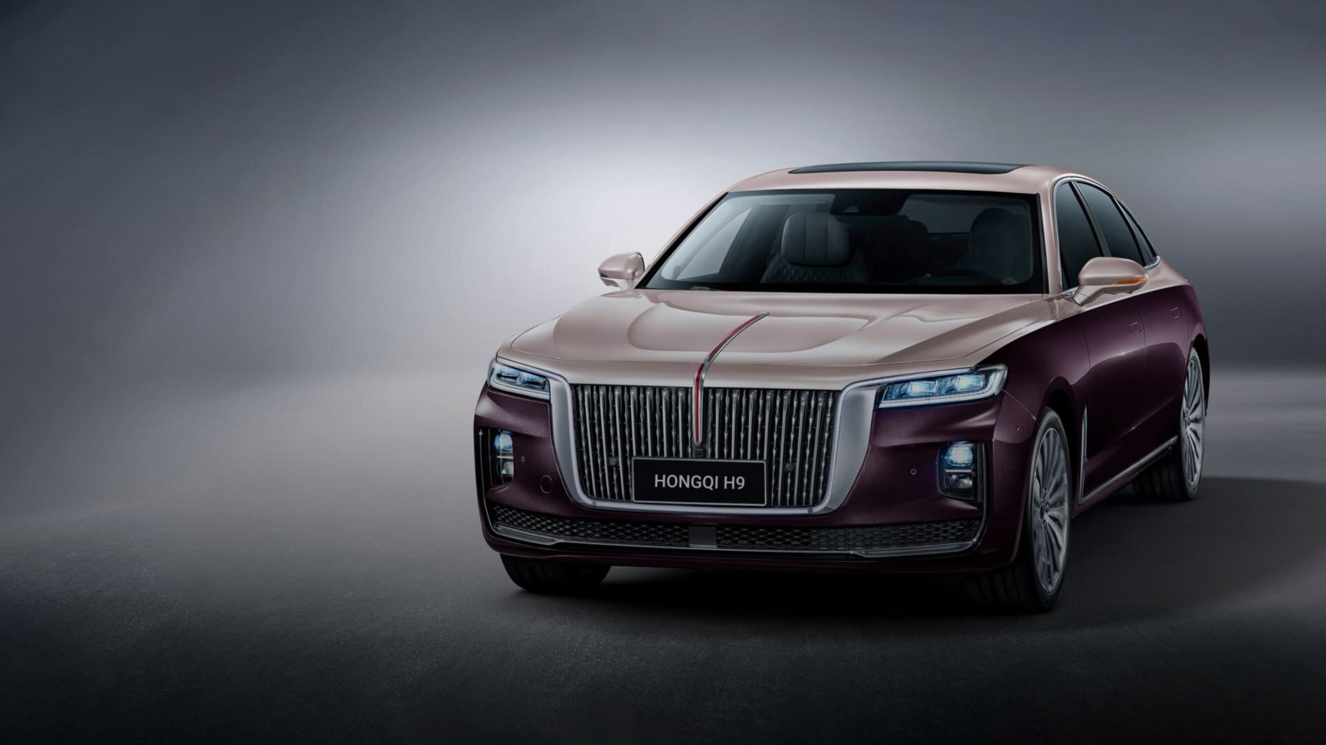 У Hongqi подешевели седан Н9 и минивэн HQ9