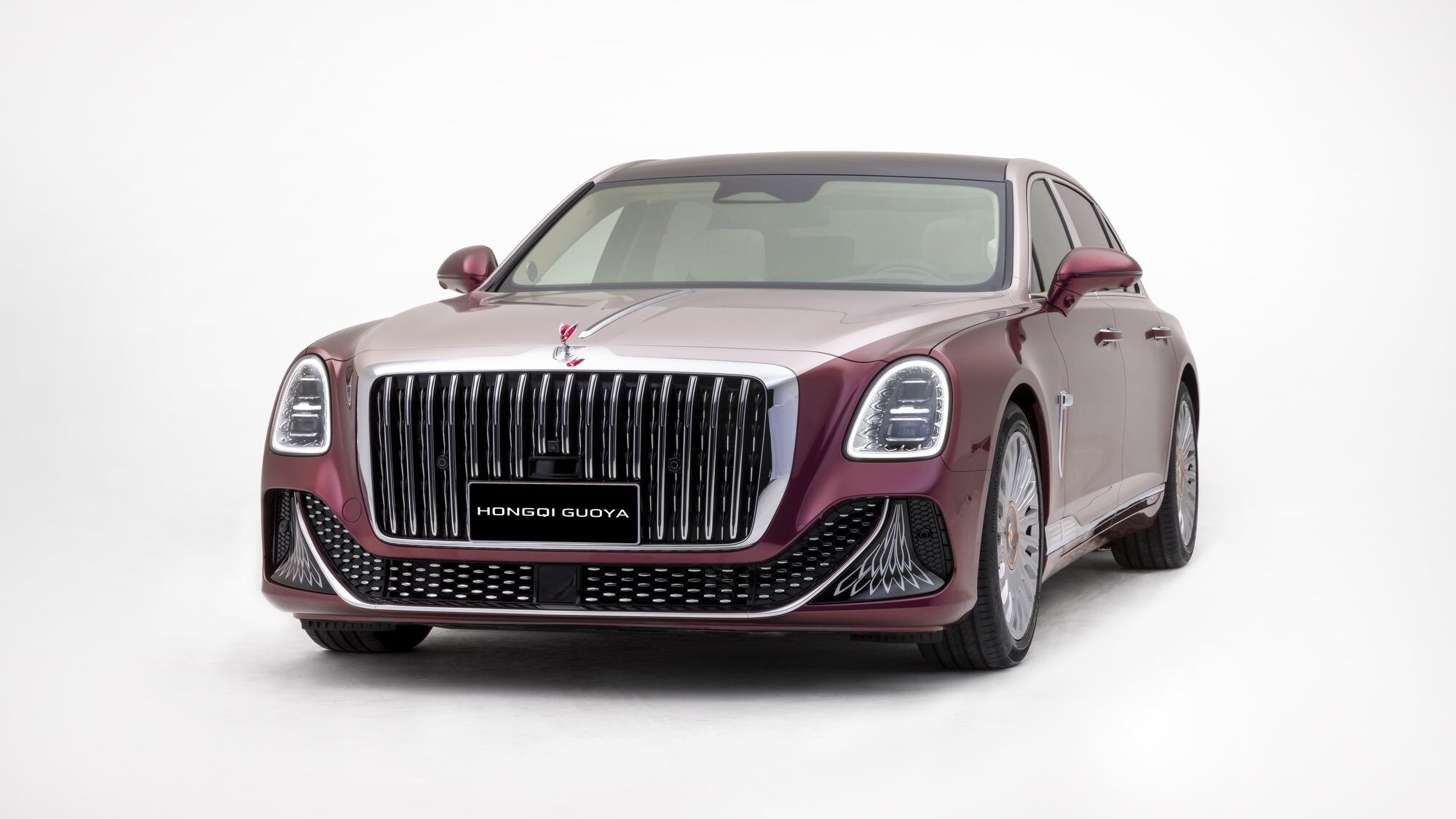Роскошный седан Hongqi Guoya сертифицирован для России