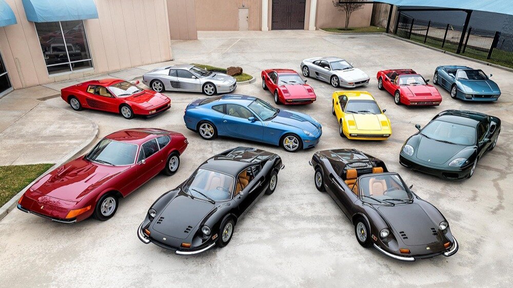 Коллекцию из 12 идеально сохранившихся Ferrari разных лет распродадут с аукциона