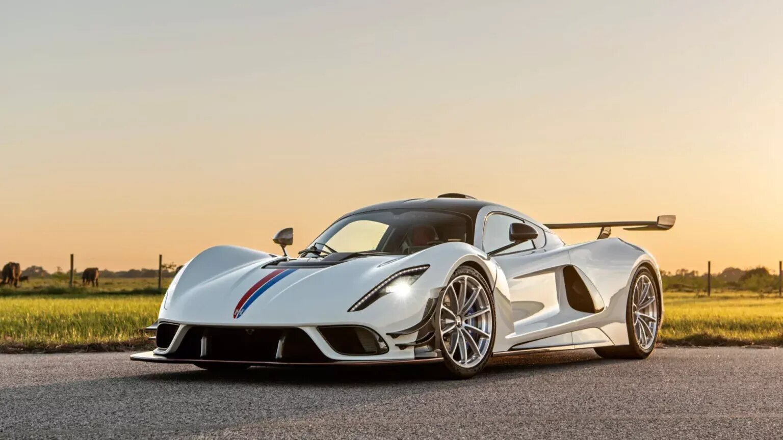Фирма Hennessey показала трековый гиперкар Venom F5 Revolution