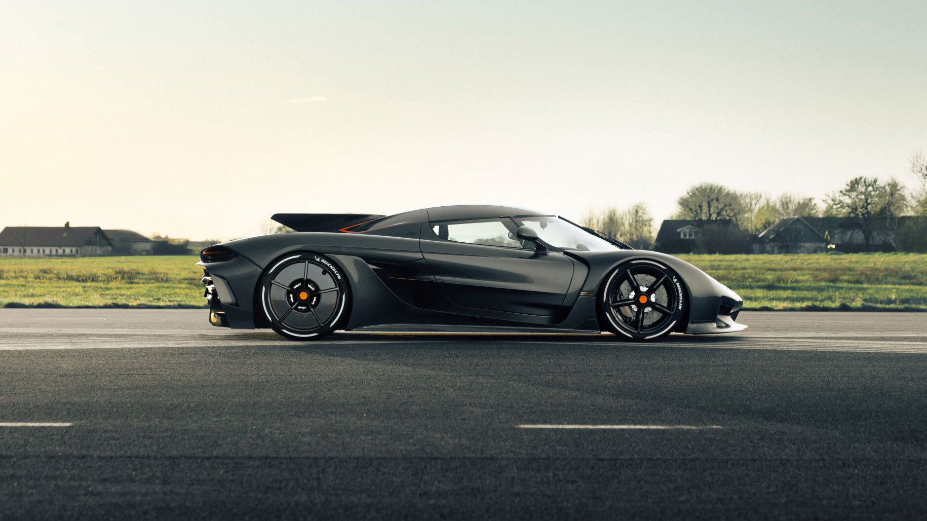 Гиперкар от Koenigsegg установил новый рекорд — на этот раз в разгоне на полмили