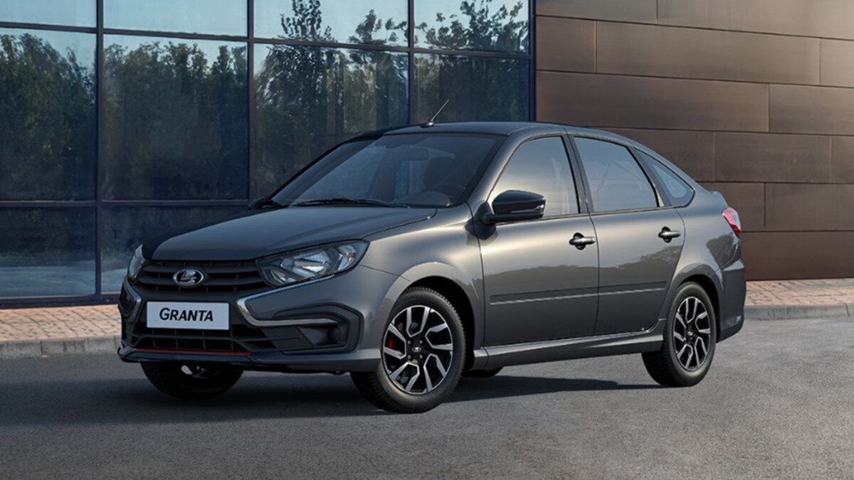 Lada Granta получит более богатые комплектации в апреле