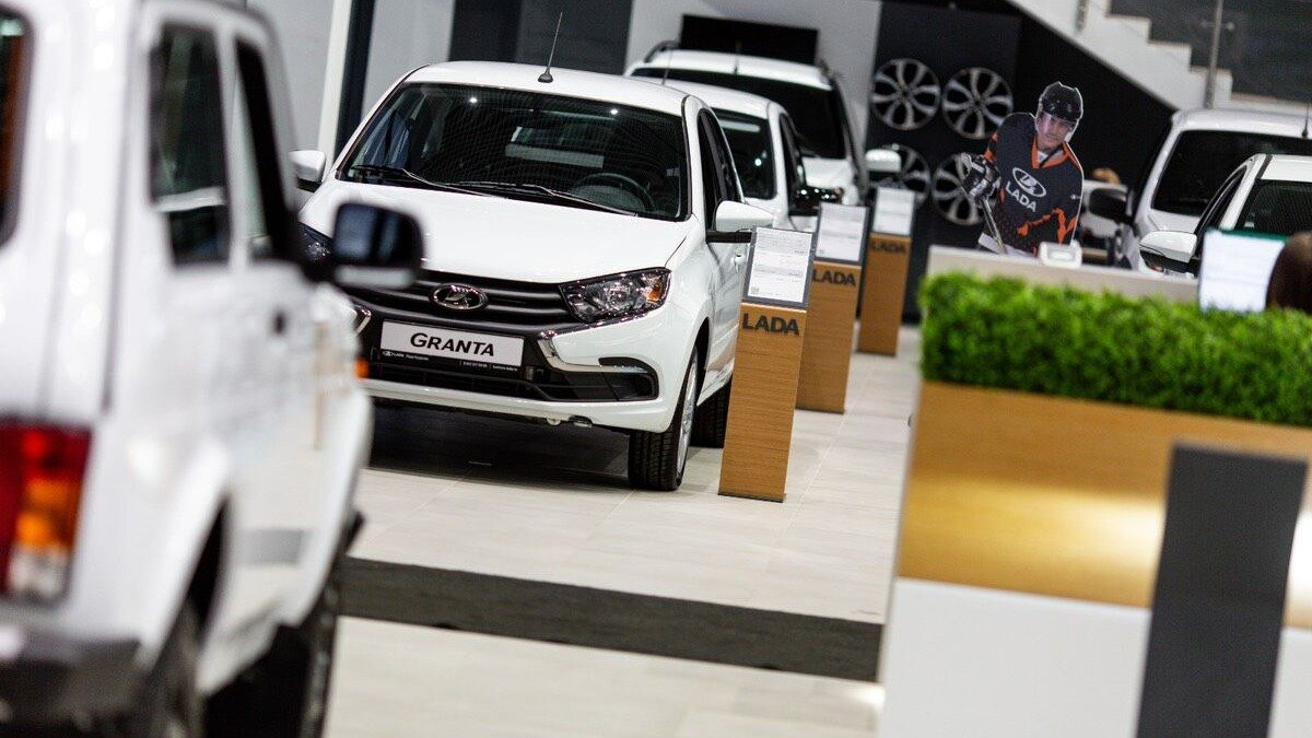В России упал спрос на автомобили Lada с пробегом