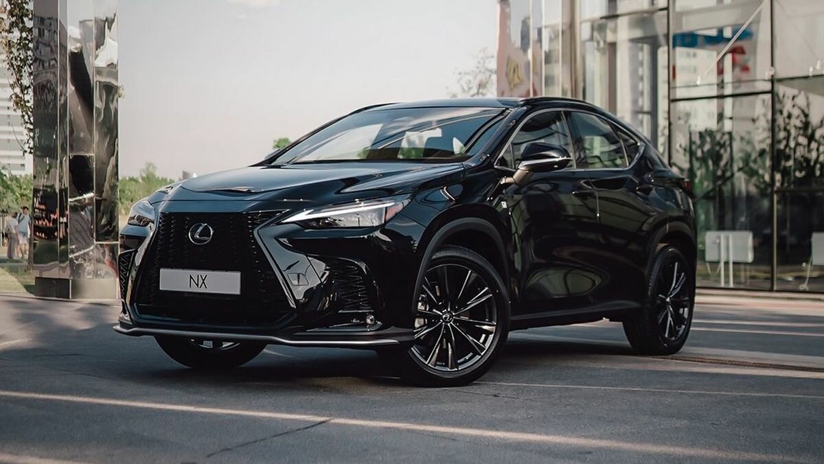 Стали известны цены на новый Lexus NX для России