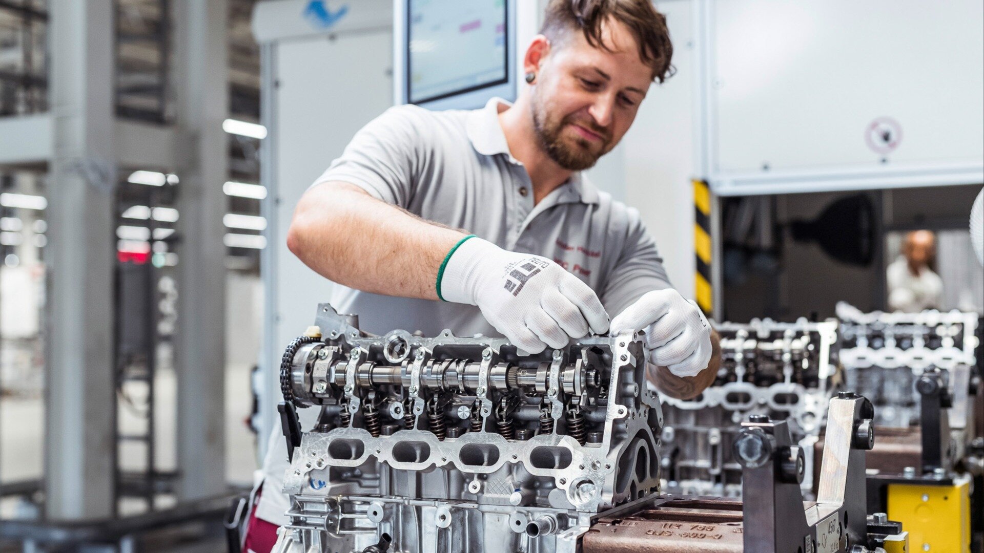 Mercedes-Benz запатентовал необычный выхлопной тракт для нового V8