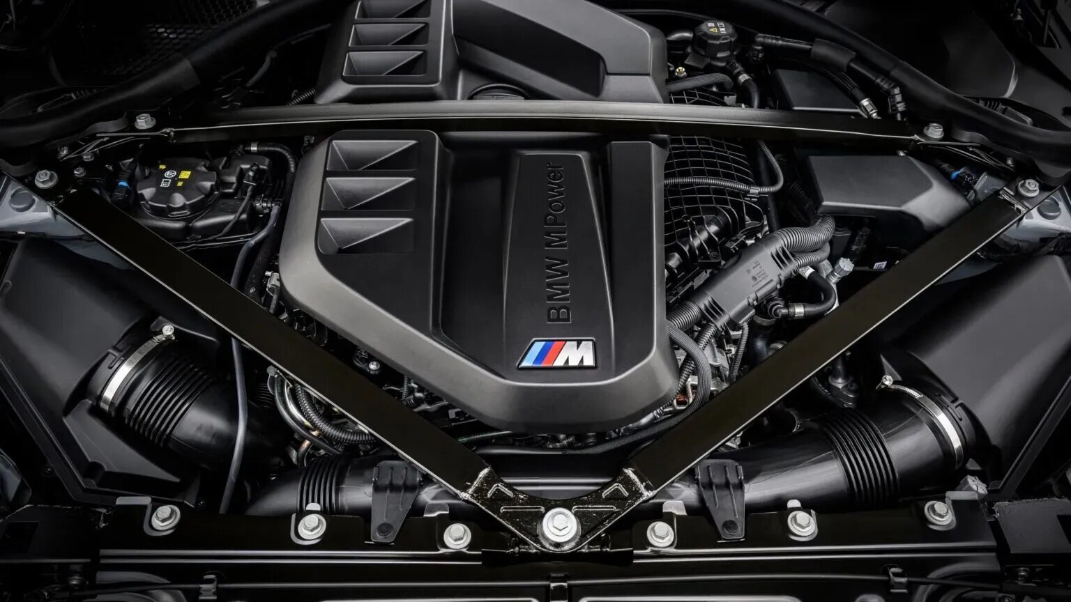 Двигатель BMW M2, М3 и M4 сделали экологичнее, не меняя отдачу