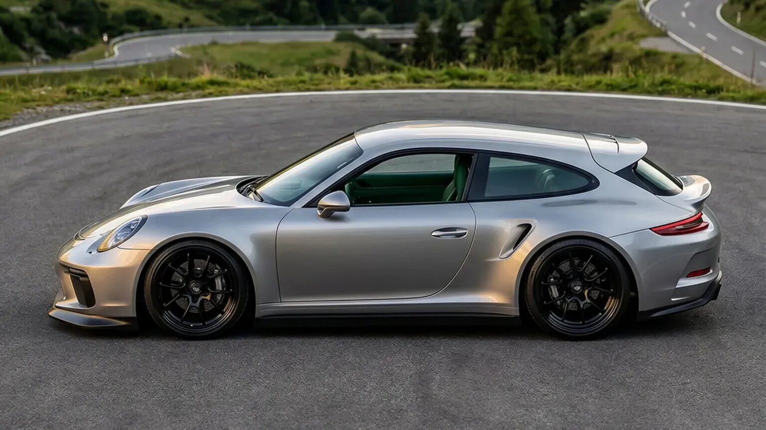 Польские тюнеры начали превращать Porsche 911 в универсал