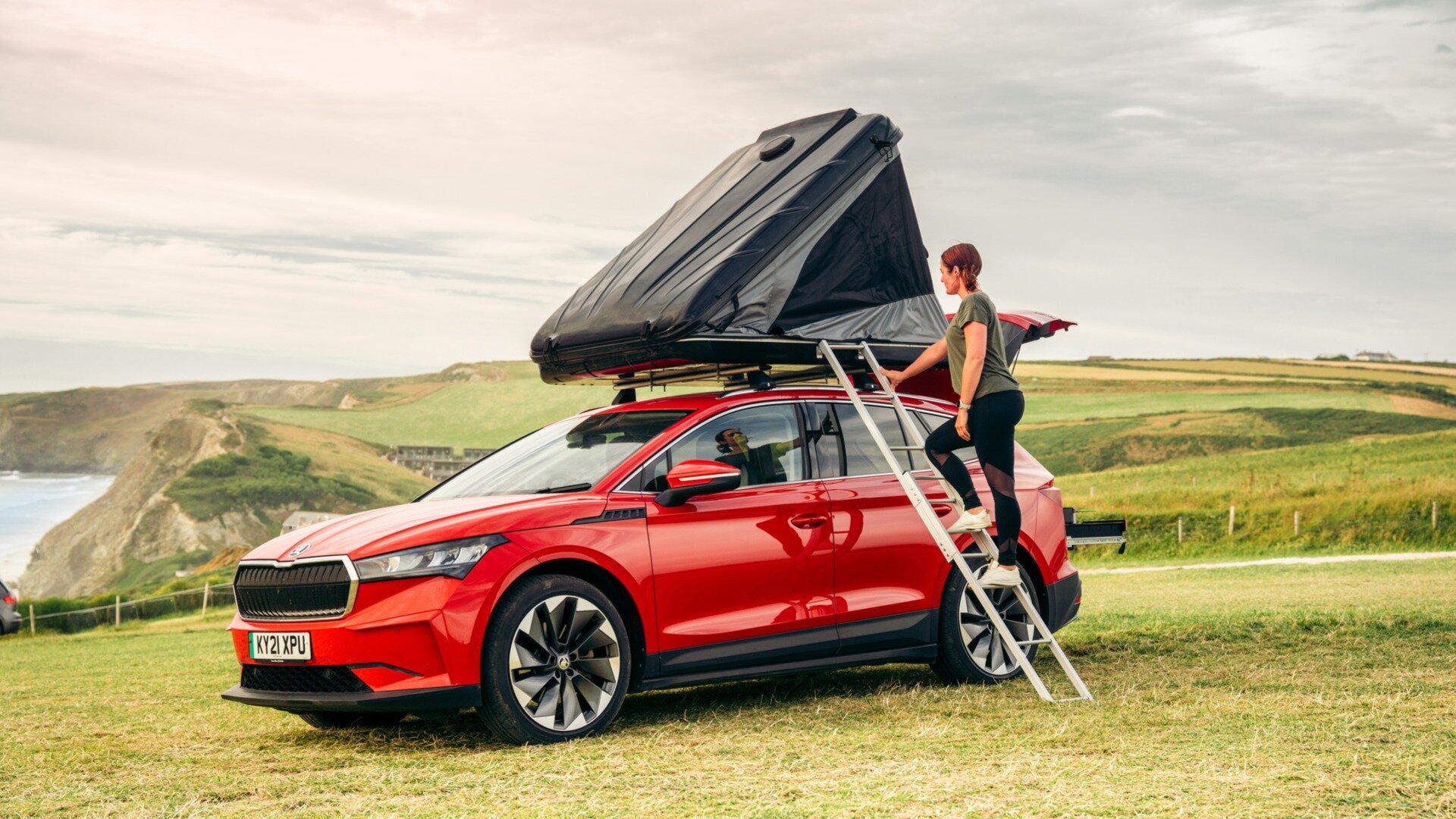 Электрокроссовер Skoda Enyaq iV превратили в дом на колёсах для четверых
