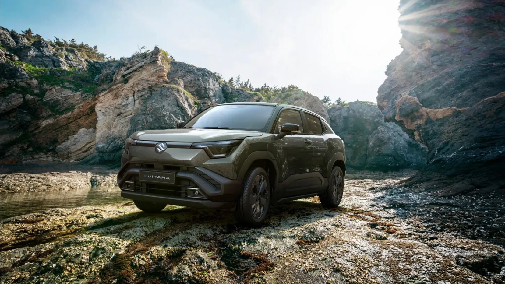 Компания Suzuki представила первый электрокроссовер eVitara с тремя силовыми установками