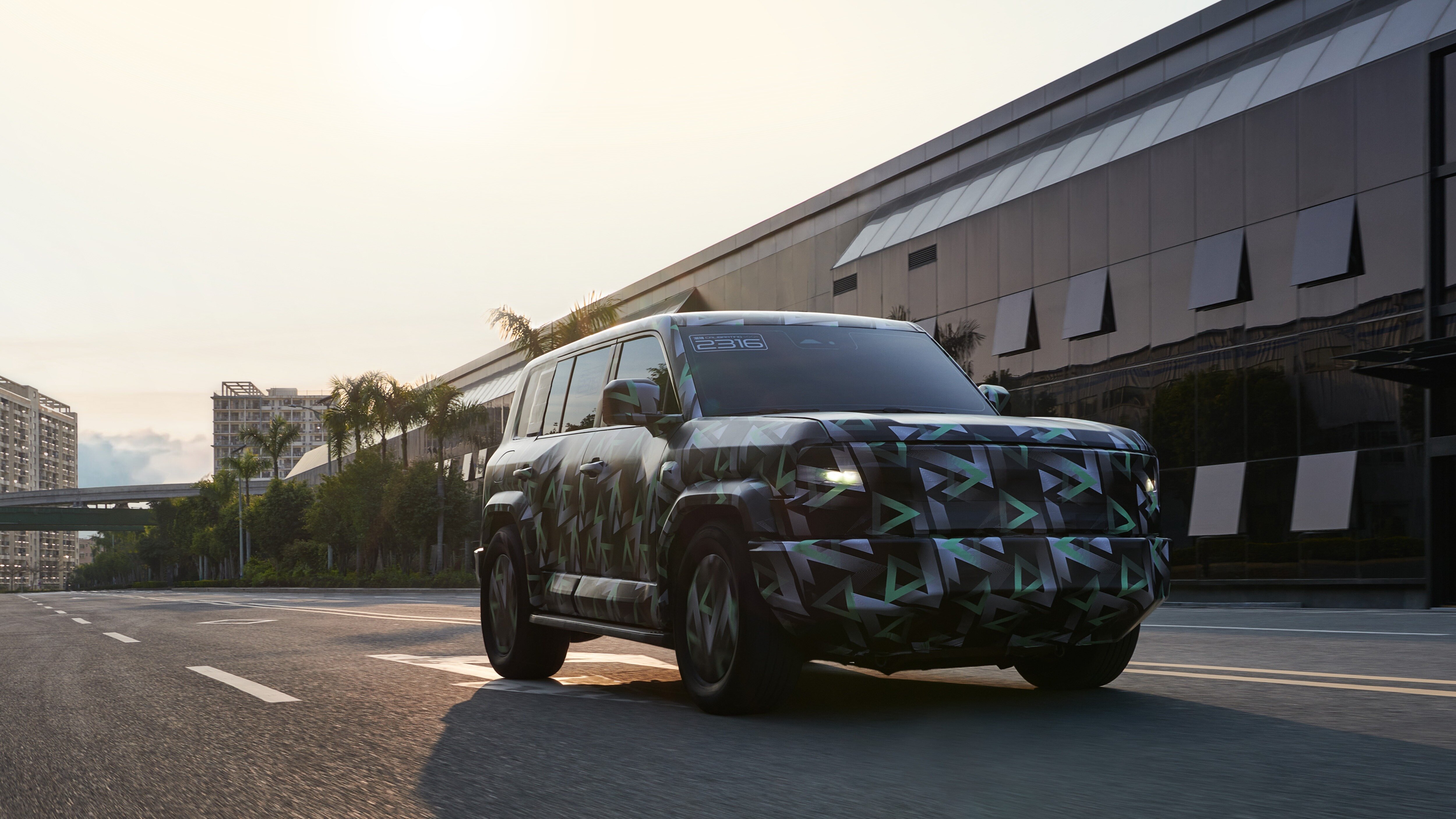 Новый премиальный внедорожник от BYD показали на официальных фото