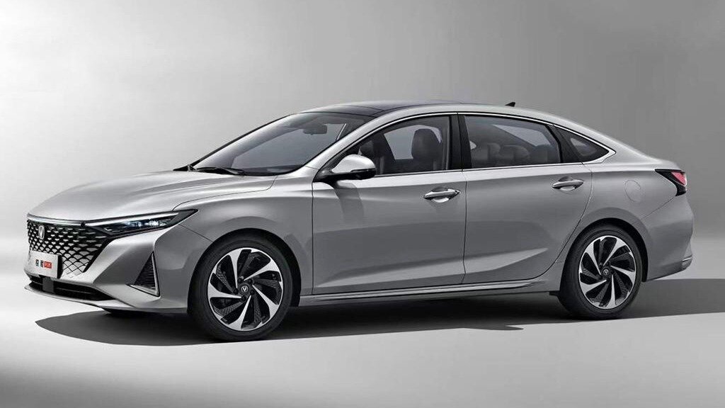 Обновился Changan Raeton — китайский конкурент Camry за миллион рублей