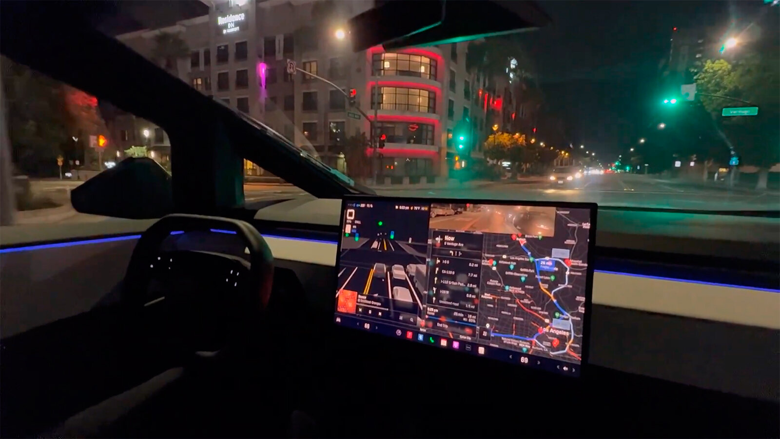 Tesla Cybertruck обзавёлся автопилотом