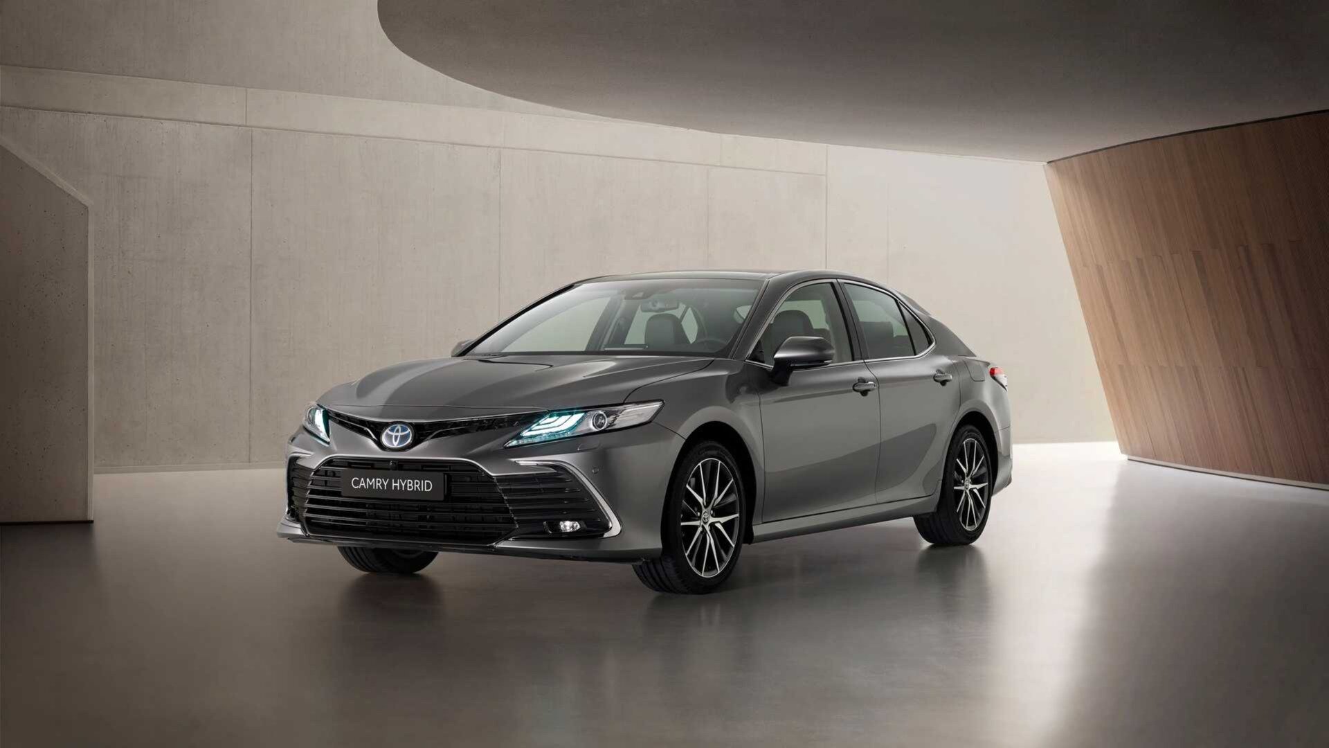 В 2024 году Toyota Camry и RAV4 сменят поколение, но не платформу