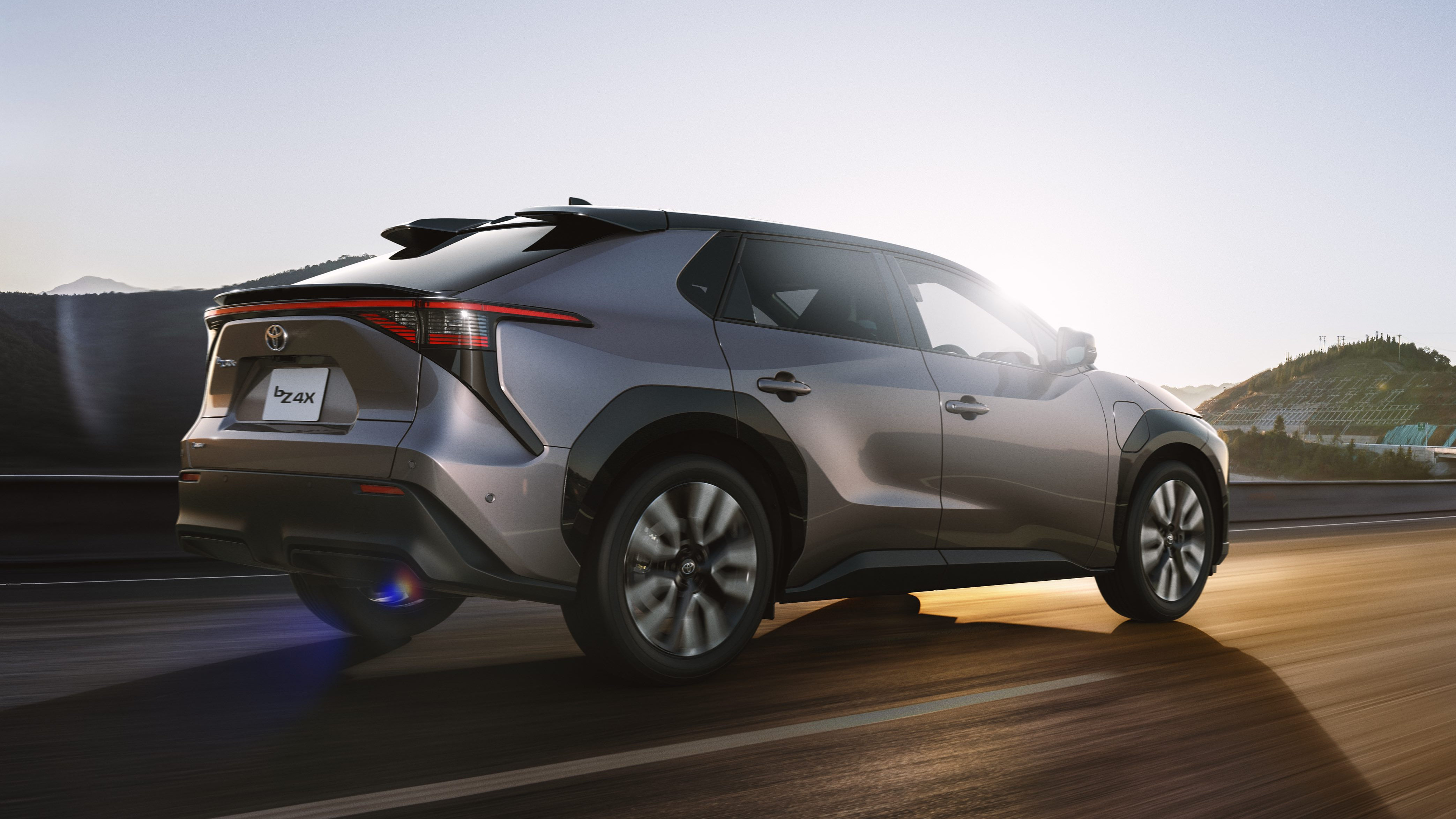 Продажи электрокаров Toyota выросли в 2,4 раза глобально и в 42 раза в Японии