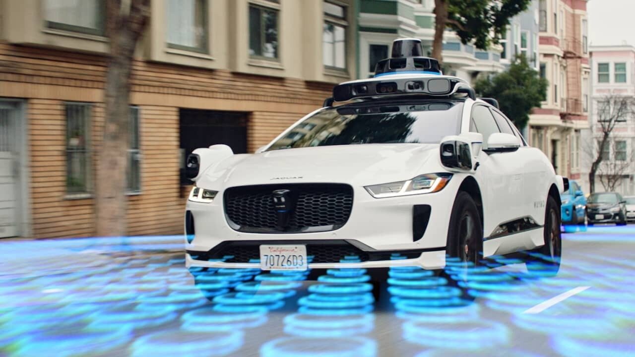 В США стали предлагать экскурсии на роботакси Waymo, но компания их не оценила