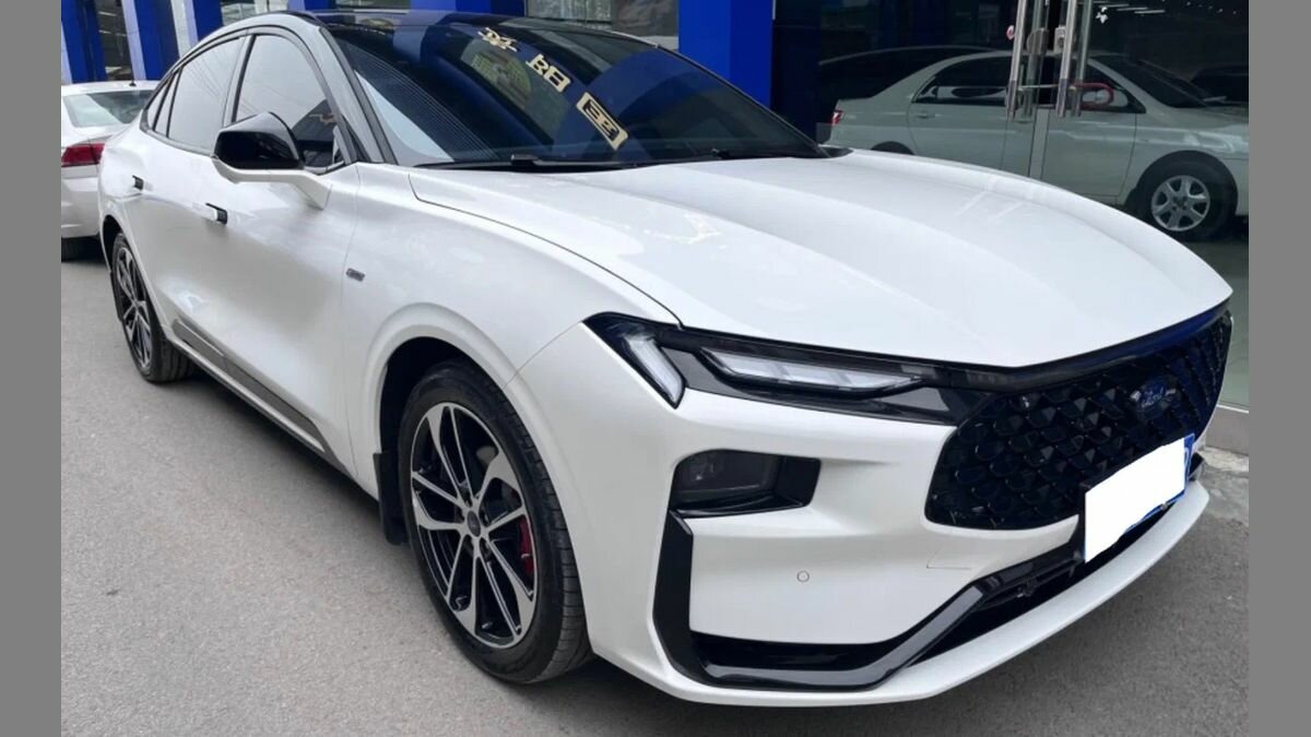 На Авто.ру в продаже появился новый Ford Mondeo за 3,3 миллиона рублей