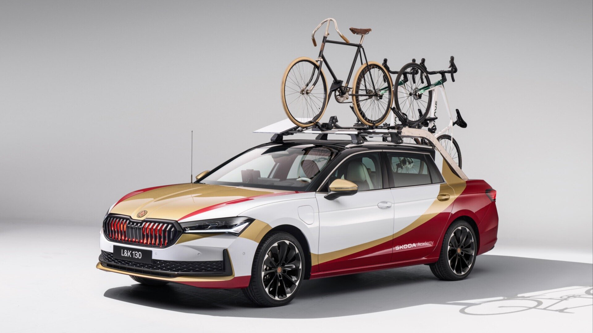 Студенты Skoda превратили Superb в пикап