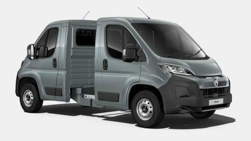 Citroen начал продавать коммерческий Jumper без рамы и кузова, но с двумя кабинами