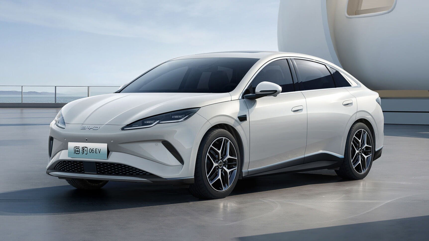 Компания BYD вывела на рынок 4,7-метровый электроседан Seal 06 EV дешевле Lada Vesta