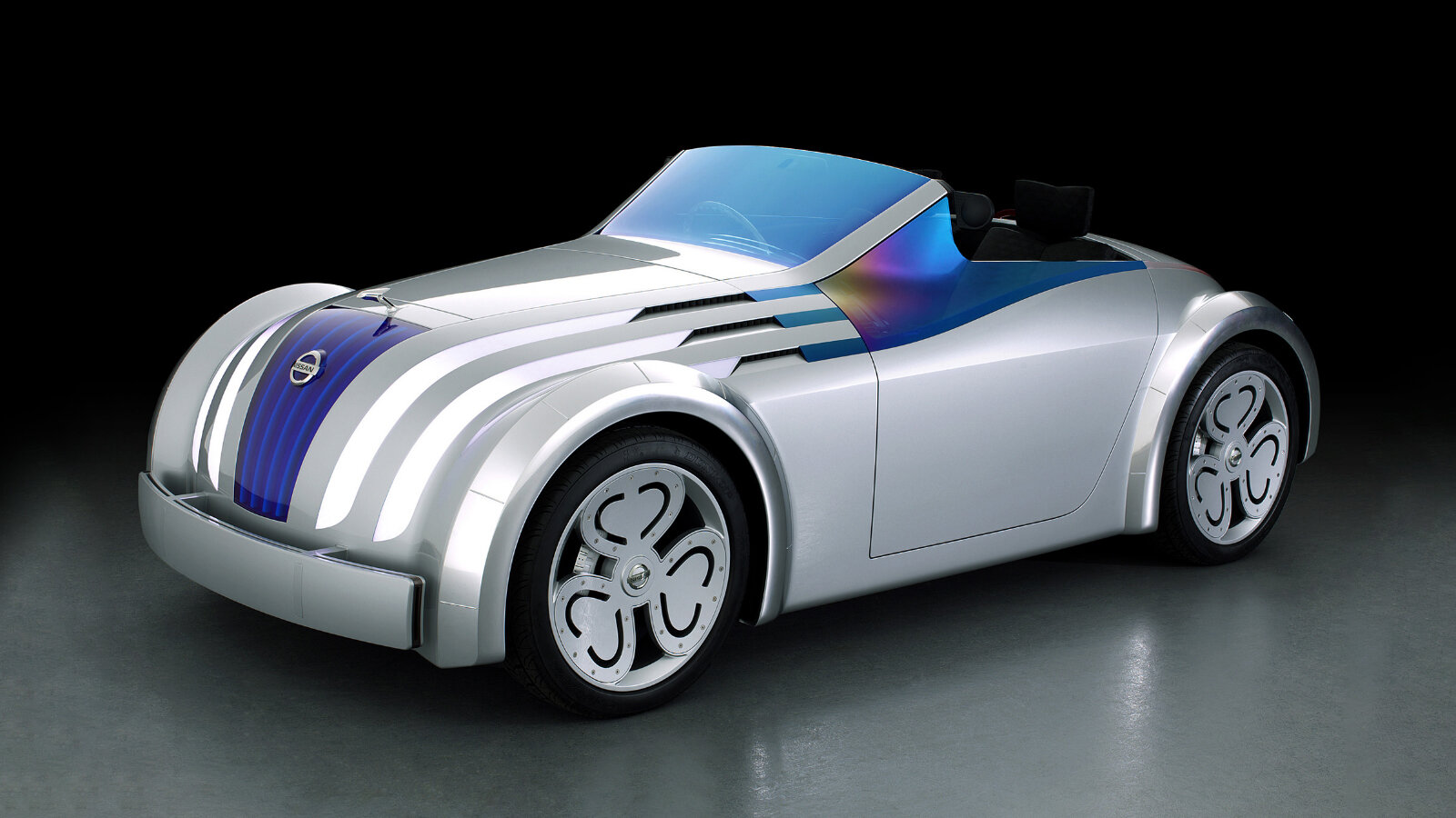 С гербами на колёсах и «тёщиным местом» в багажнике: 7 особенностей Nissan Jikoo