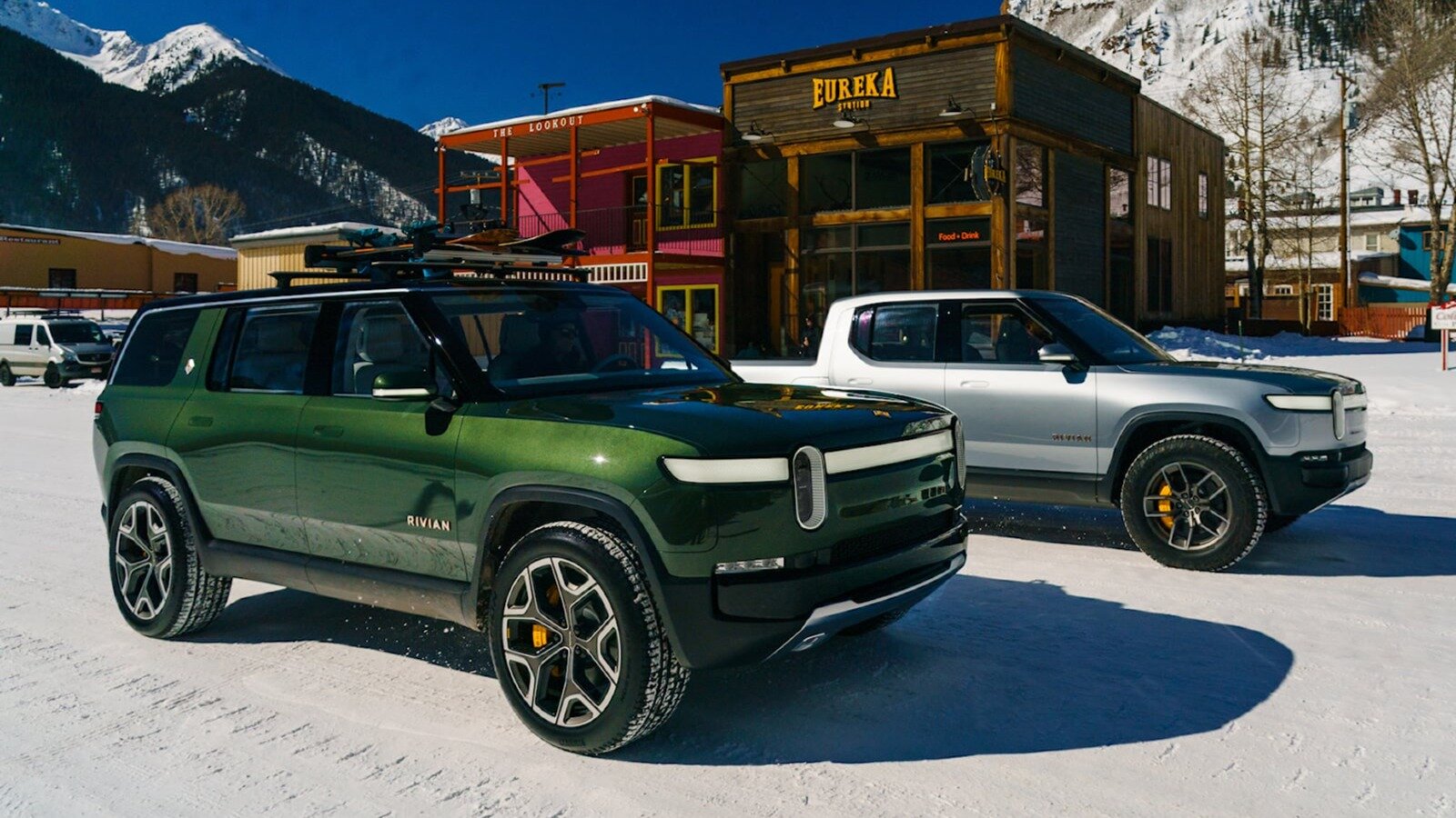 Электромобили Rivian смогут заряжать другие машины и питать дома