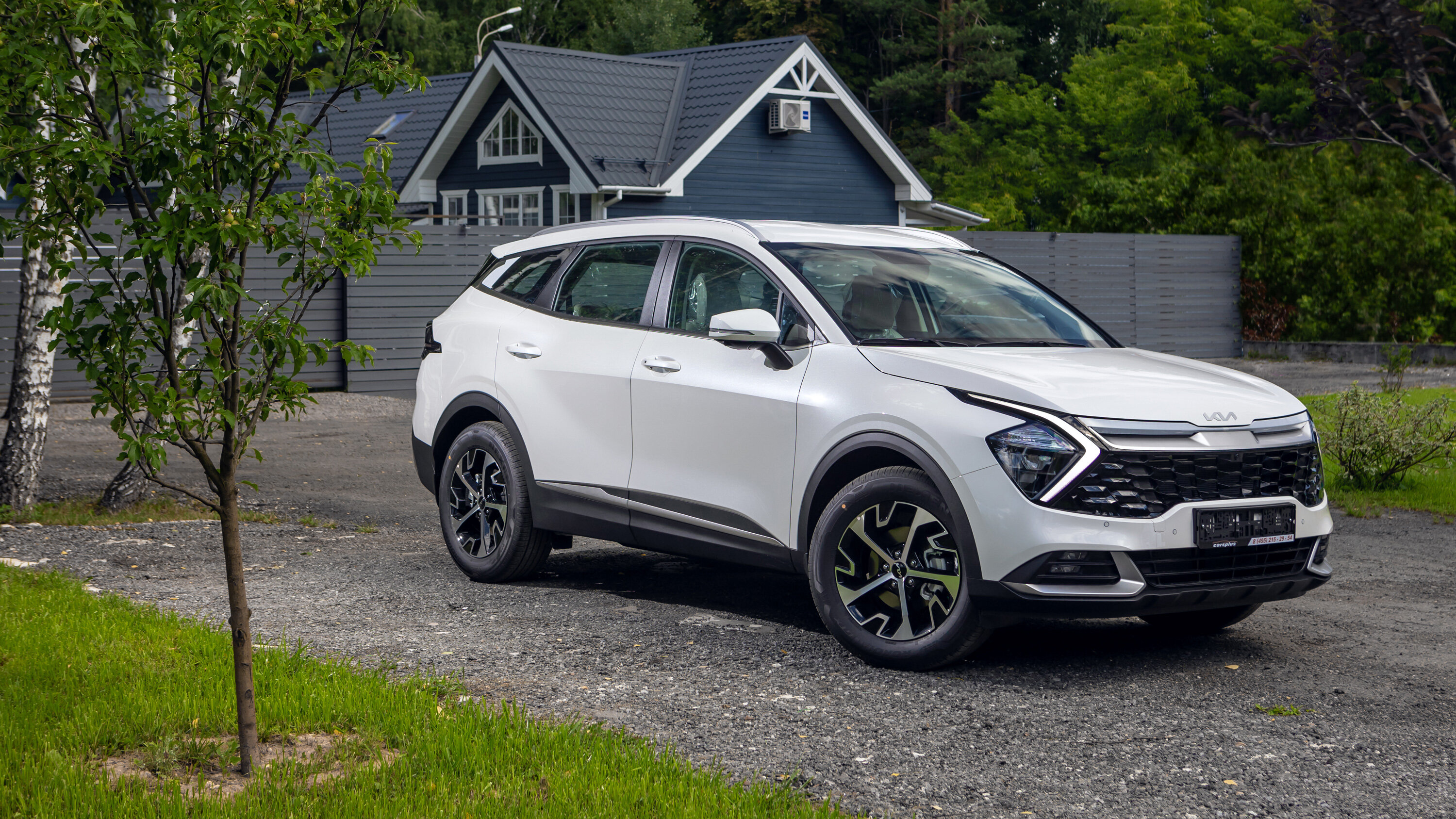 Другой — серый. Первый тест кроссовера Kia Sportage нового поколения
