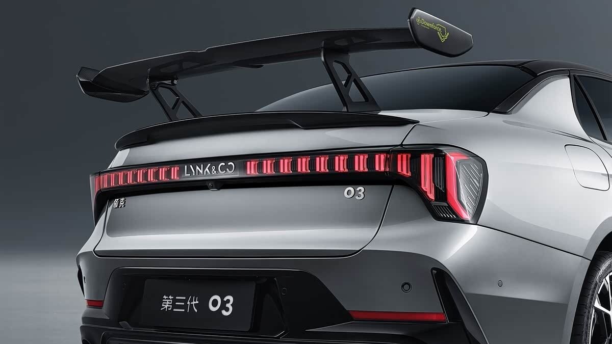 Lynk & Co 03 получит версию с большим регулируемым антикрылом, но без прибавки к мощности