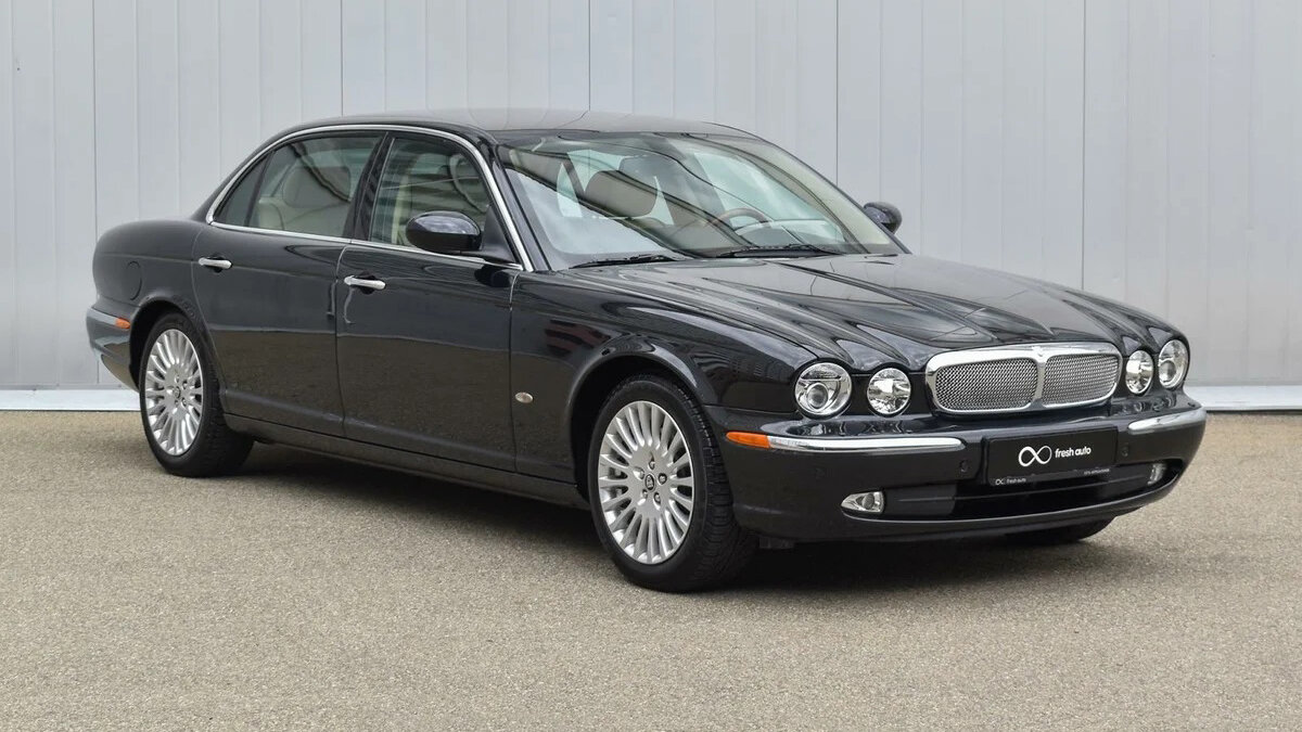 В Ставрополе продают 14-летний лимузин Jaguar XJ, на котором почти не ездили