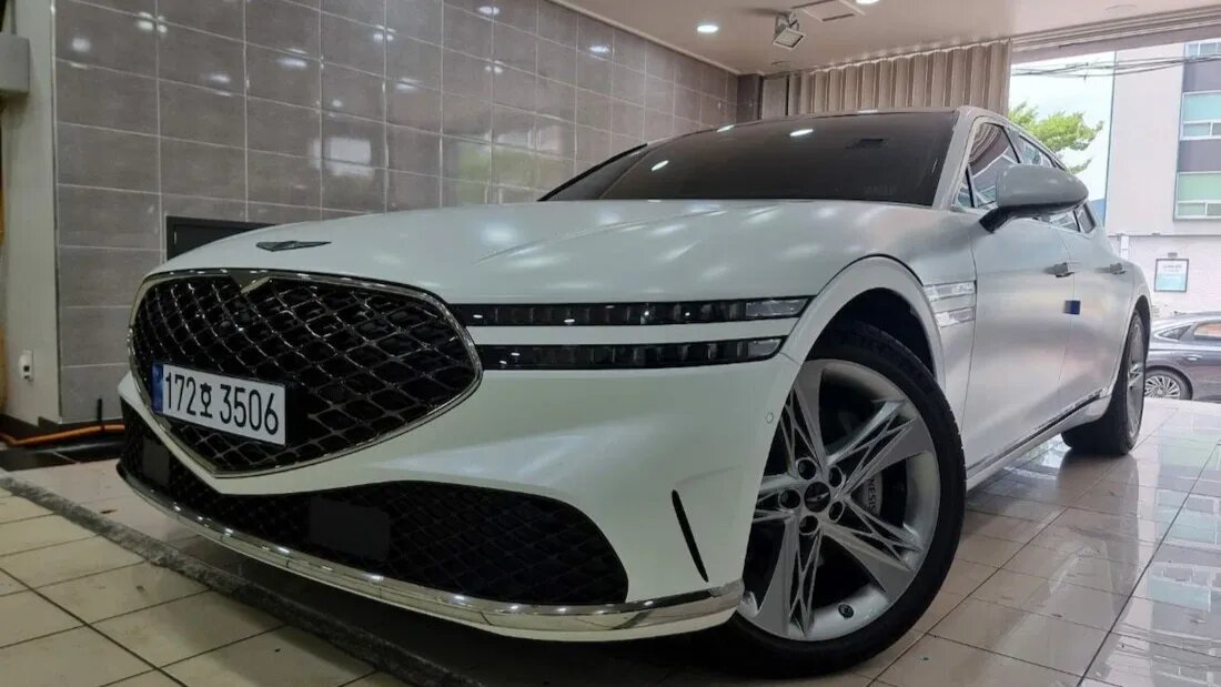 В России назвали цены на седан Genesis G90 нового поколения