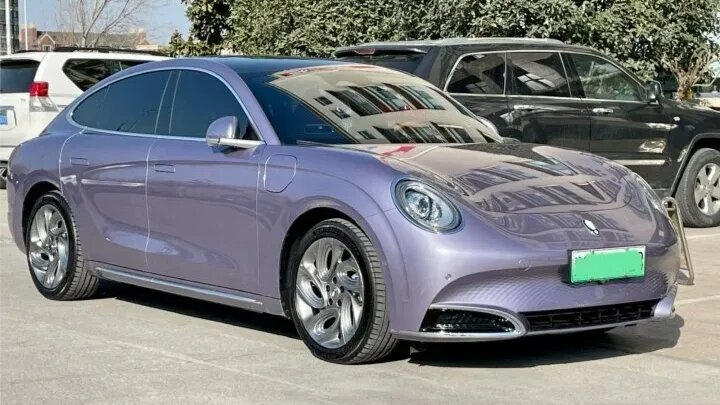 «Китайская Panamera» в ретростиле появилась на Авто.ру